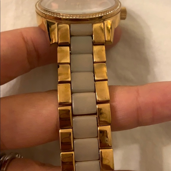 Watch - Picture 4 of 4